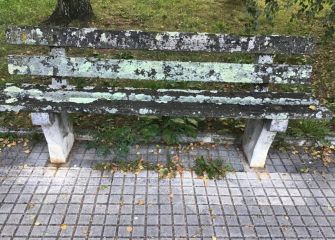 Bancos en muy mal estado de conservacion