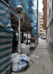 Andamio en calle Las Dunas