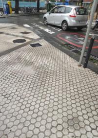 Acera adaptada para personas ciegas y desagues última generación