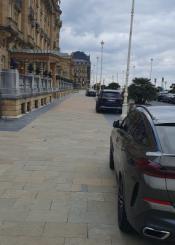 Coches en aceras