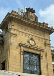 ANTENA A REUBICAR Y RELOJ A REPONER