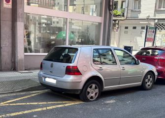 Coche abandonado en Errenteria