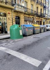 Muralla de contenedores c/Moraza 11