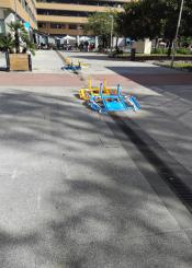 Rejillas de los sumideros en la Plaza de Campo de Atotxa