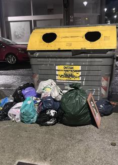 Iztieta esta lleno de ratas y basura 