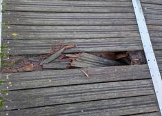 Agujeros y sin nada de luz