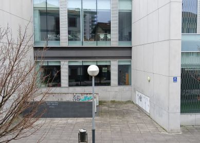 DENUNCIA VECINAL: EL “AGUJERO MULTIUSOS” DE IRUN