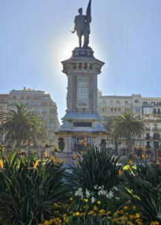 ¿es el almirante Oquendo un Kapitalista y merece ser objeto de pintadas?