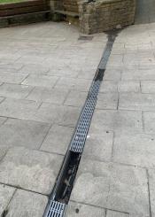 Arquetas rotas parque infantil