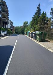 Contenedores de basura obstaculo al paso