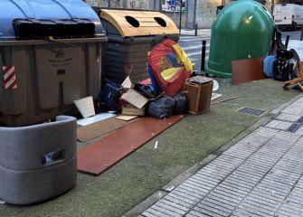     Basura, suciedad y ratas: así vive Iztieta en Errenteria 
